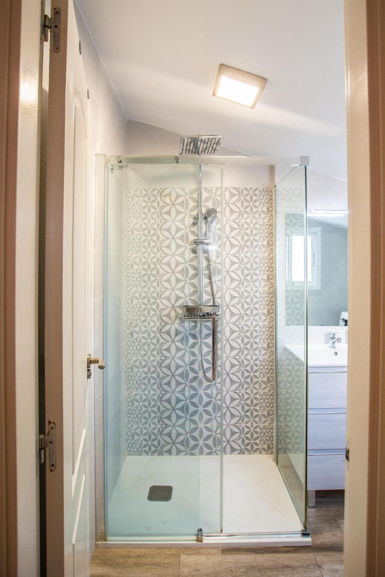 Benalhome - Tu Hogar Con Terraza Y Ducha Exterior Benalmadena Luaran gambar
